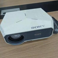 培訓(xùn)用高清投影機，九九新，可以連WiFi，手機優(yōu)盤